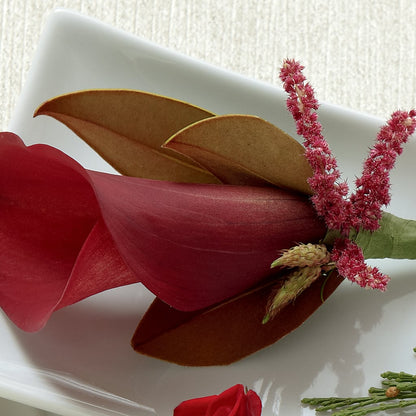 Red Calla Boutonniere –  Fleuriste Thalia, Varennes PQ
